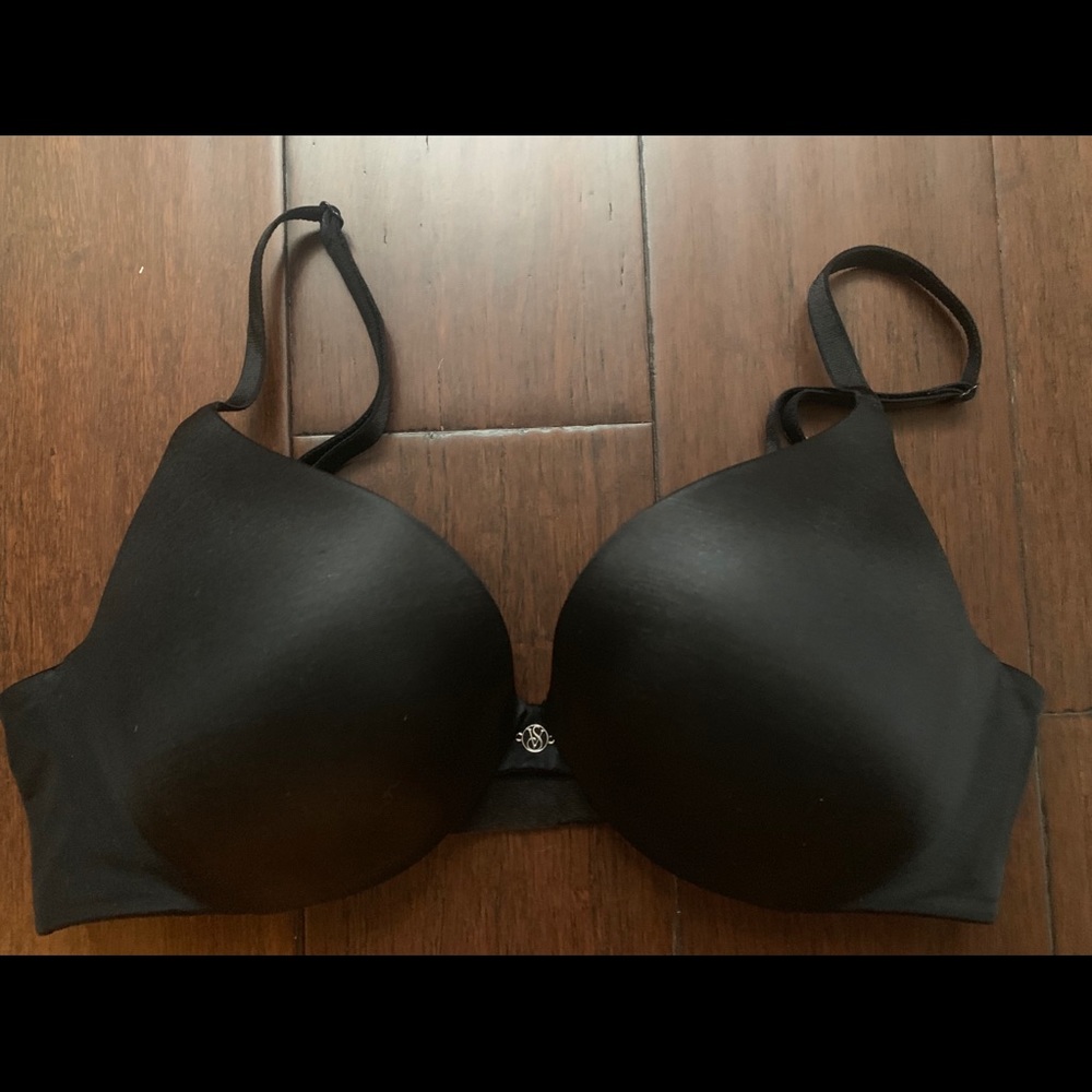 Black Victoria’s Secret Bra